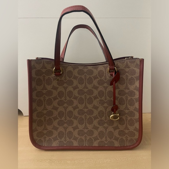 COACH Tyler Carryall - Picture 7 of 7